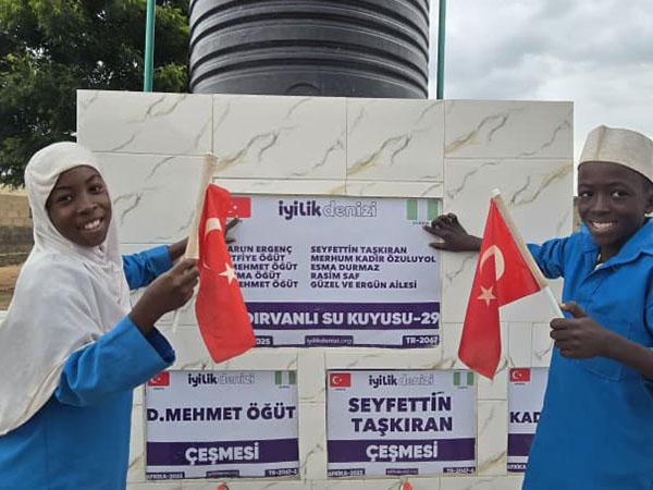 29. Afrika Şadırvanlı Su Kuyusu