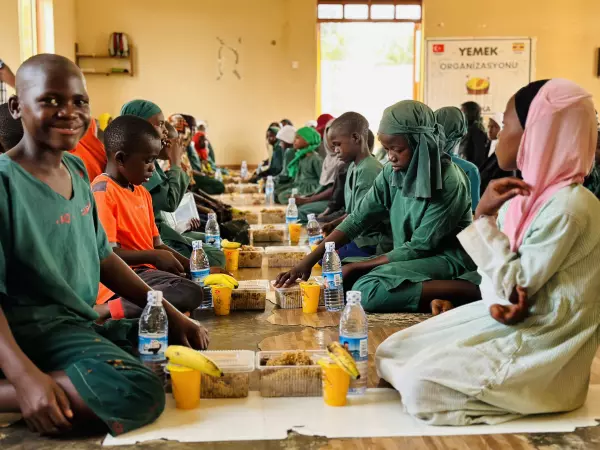 Berat Kandili Kur'an ve Yemek Dağıtımı