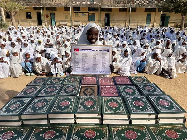 Miraç Kandili Kur'an-ı Kerim Dağıtımı 2024