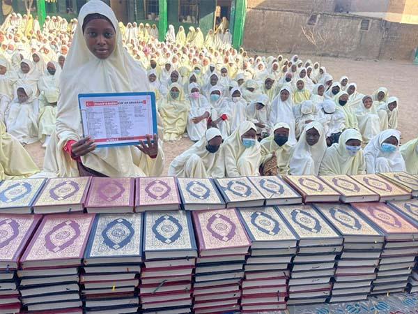 Regaip Kandili Kur'an Dağıtımı